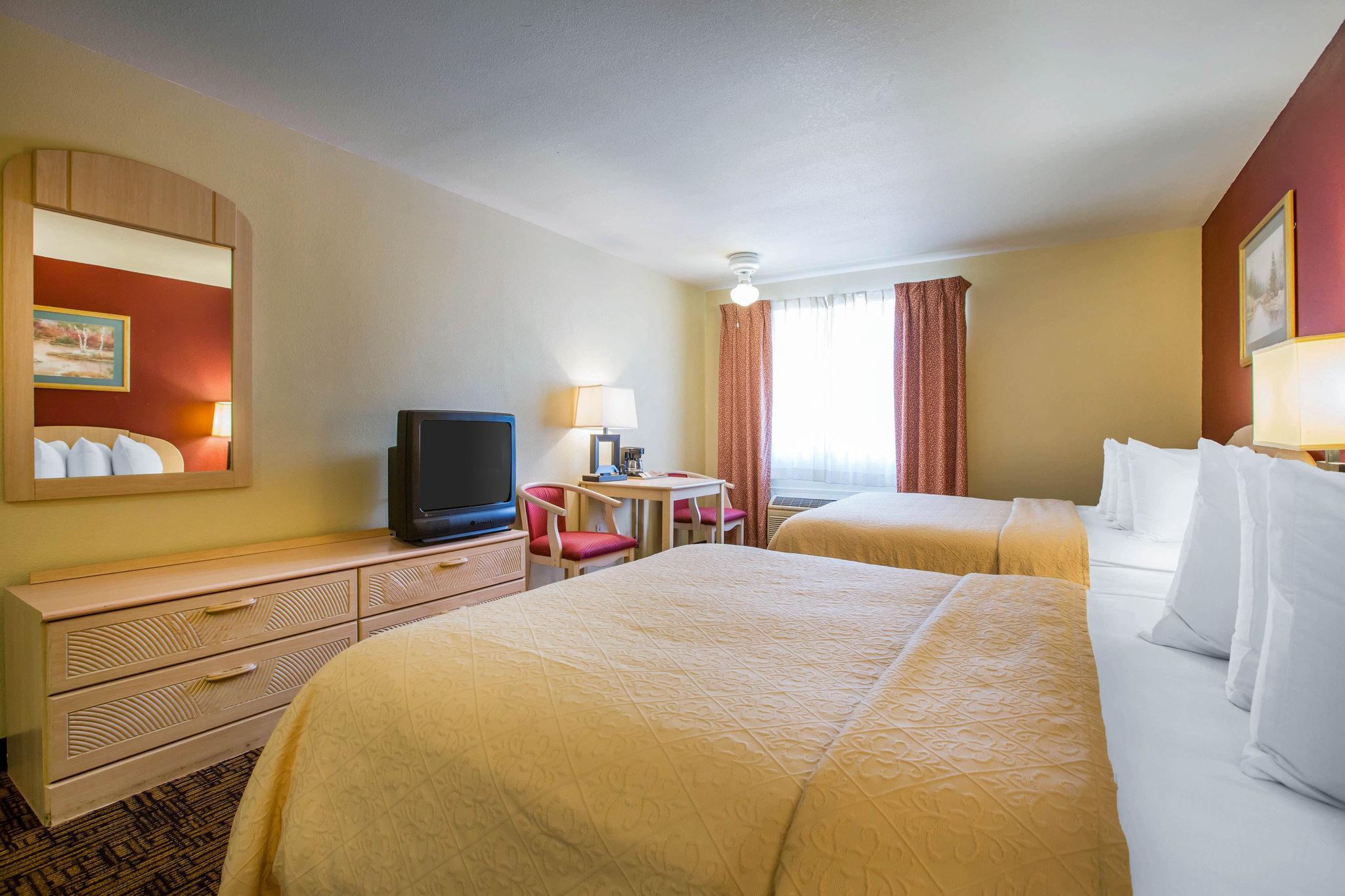 Quality Inn & Suites Weed Bagian luar foto