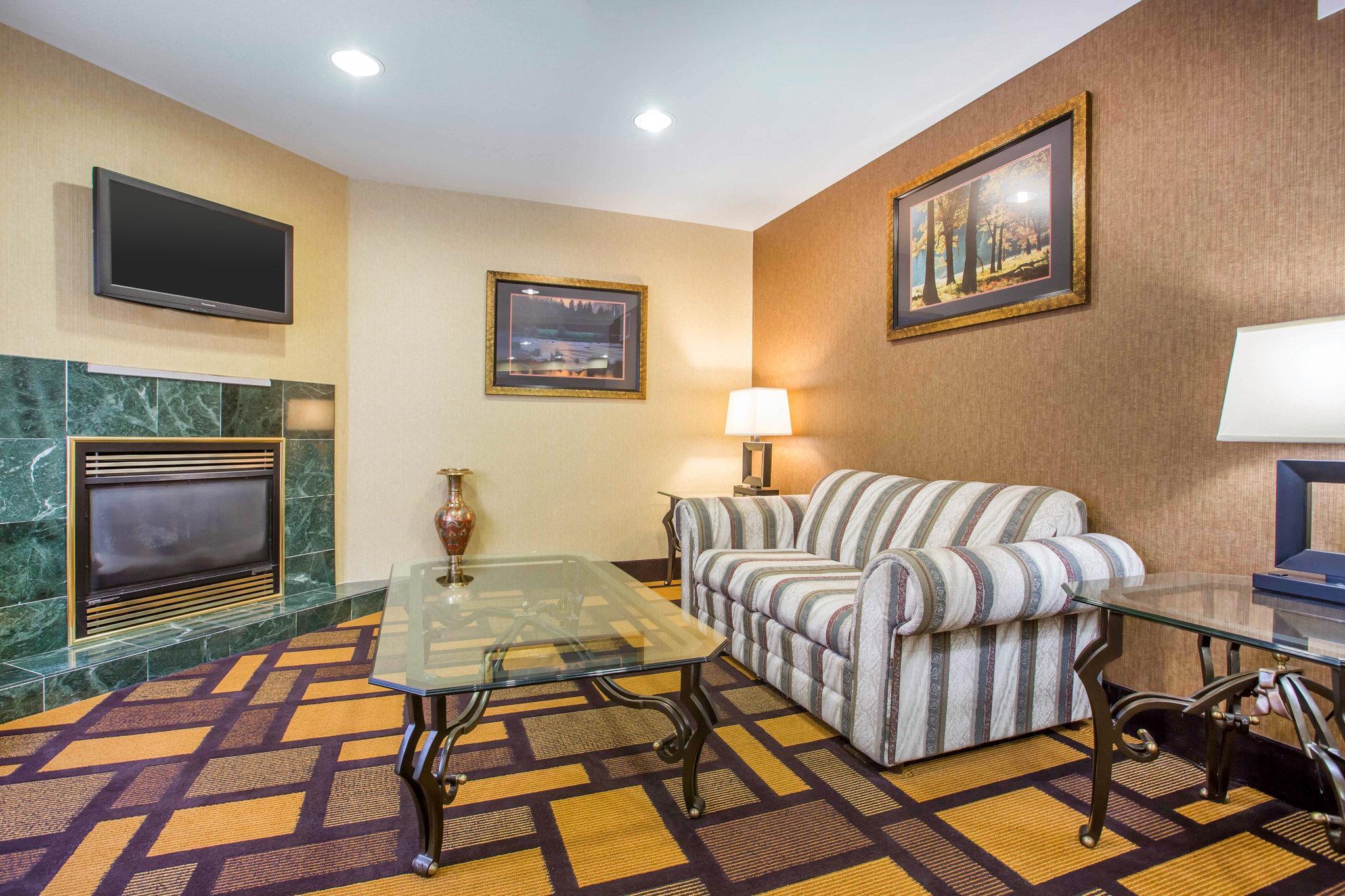 Quality Inn & Suites Weed Bagian luar foto
