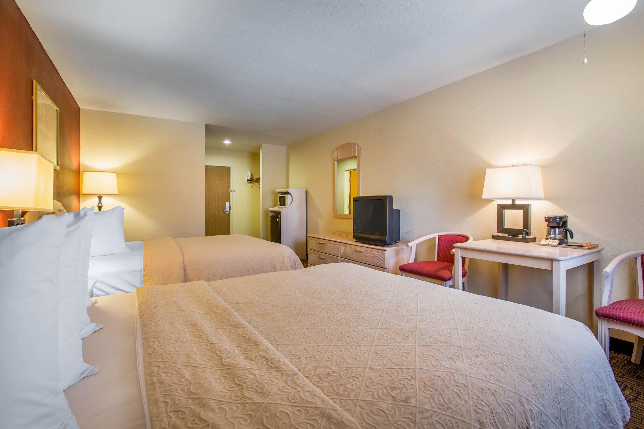 Quality Inn & Suites Weed Bagian luar foto
