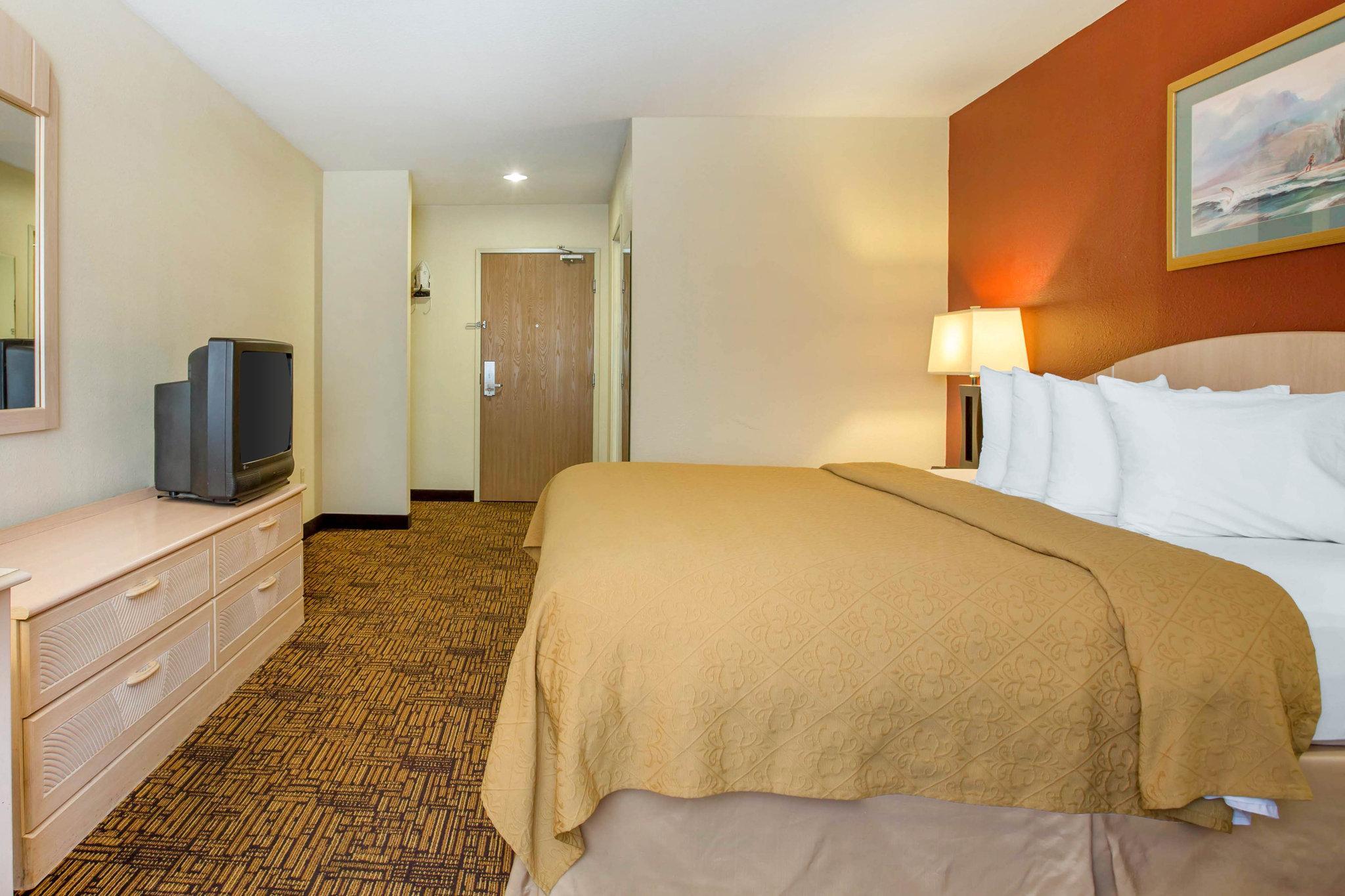 Quality Inn & Suites Weed Bagian luar foto