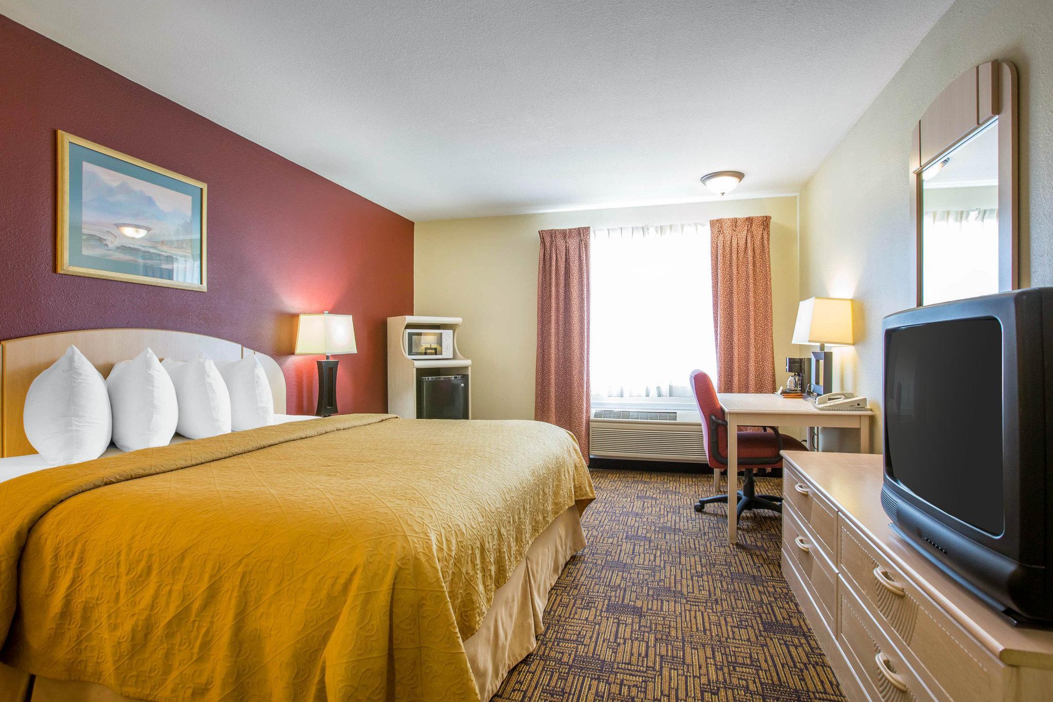 Quality Inn & Suites Weed Bagian luar foto