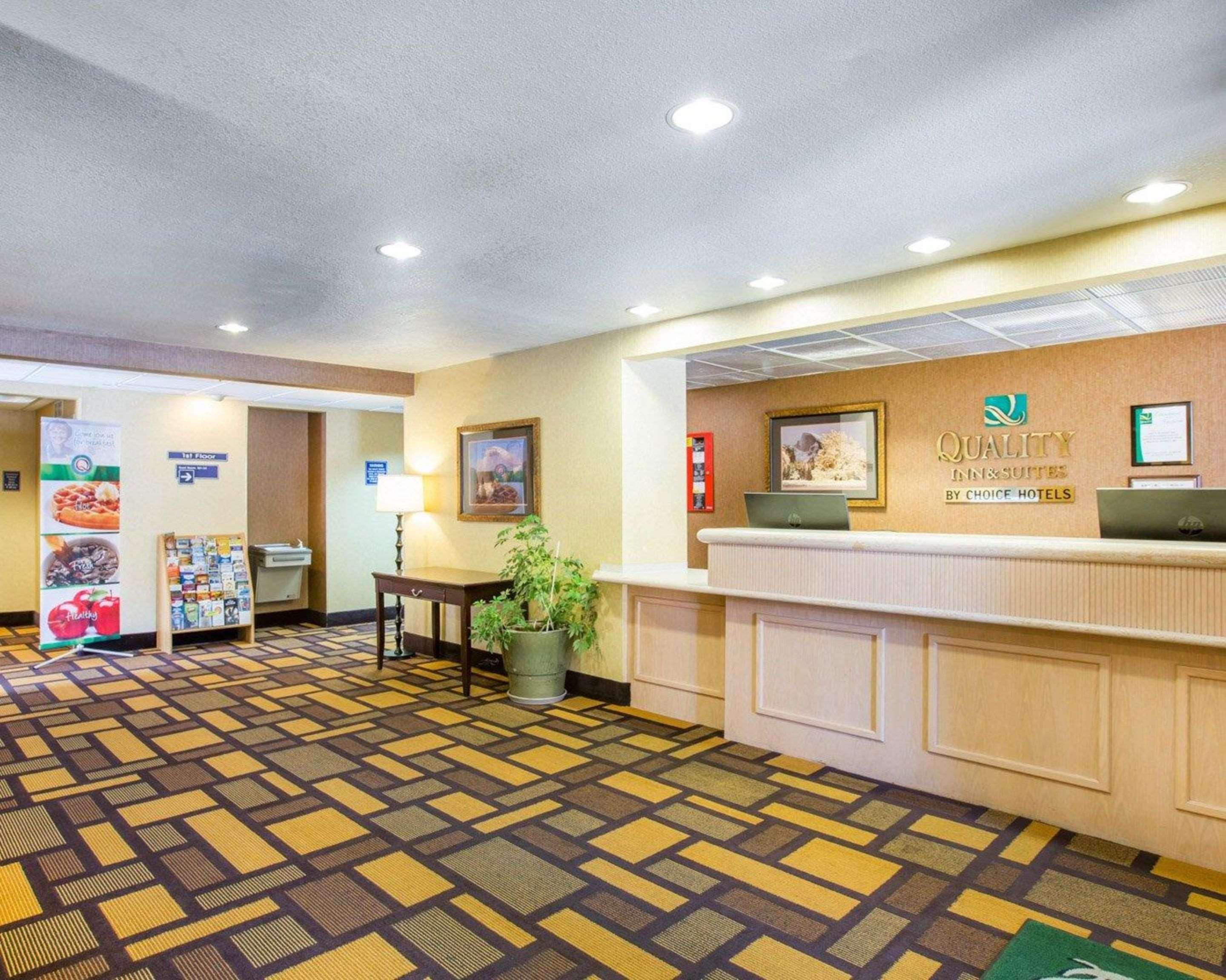 Quality Inn & Suites Weed Bagian luar foto
