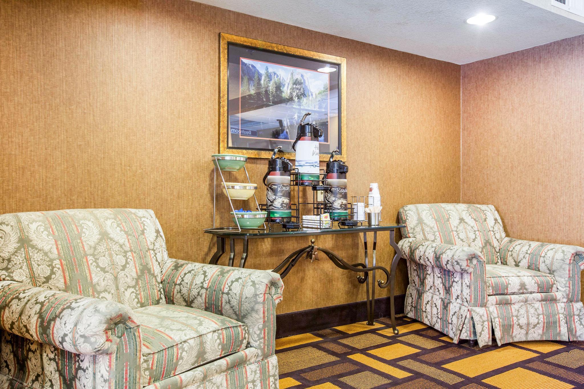 Quality Inn & Suites Weed Bagian luar foto