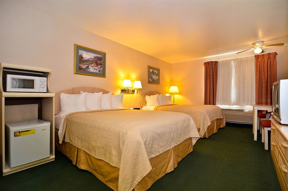 Quality Inn & Suites Weed Ruang foto