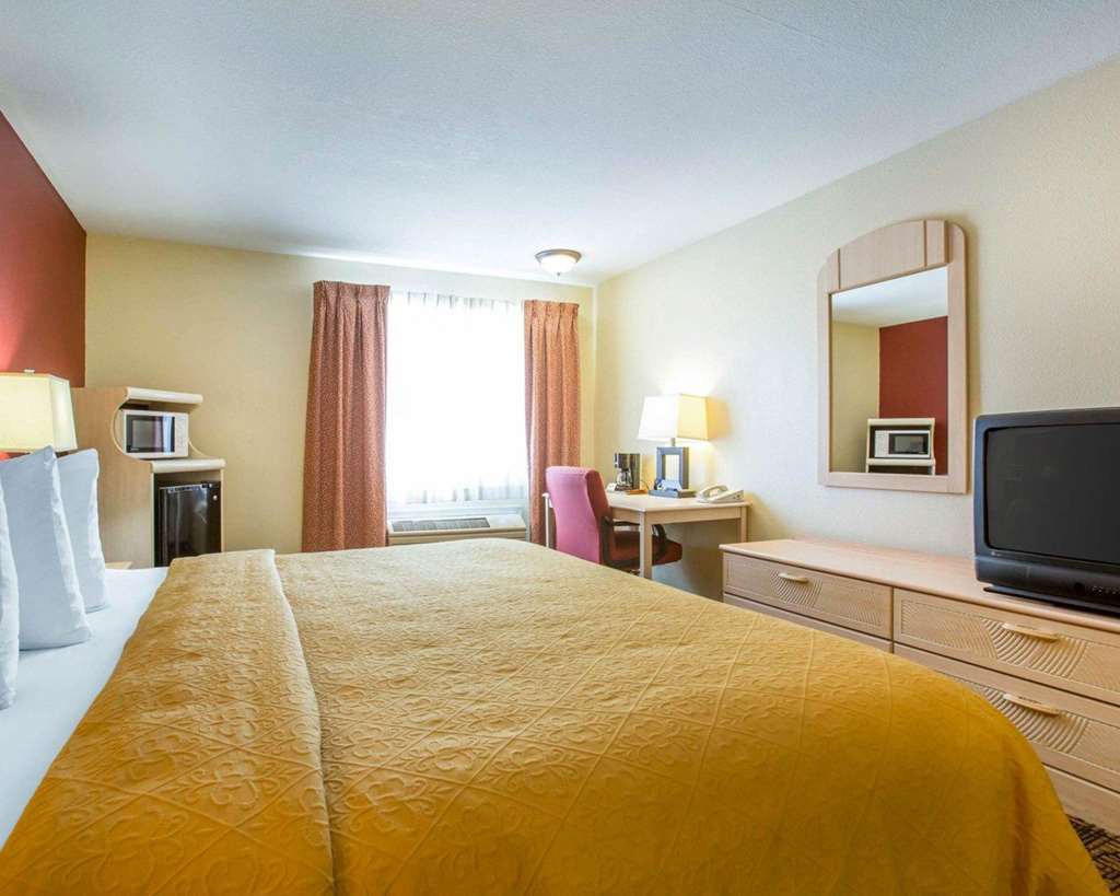 Quality Inn & Suites Weed Bagian luar foto